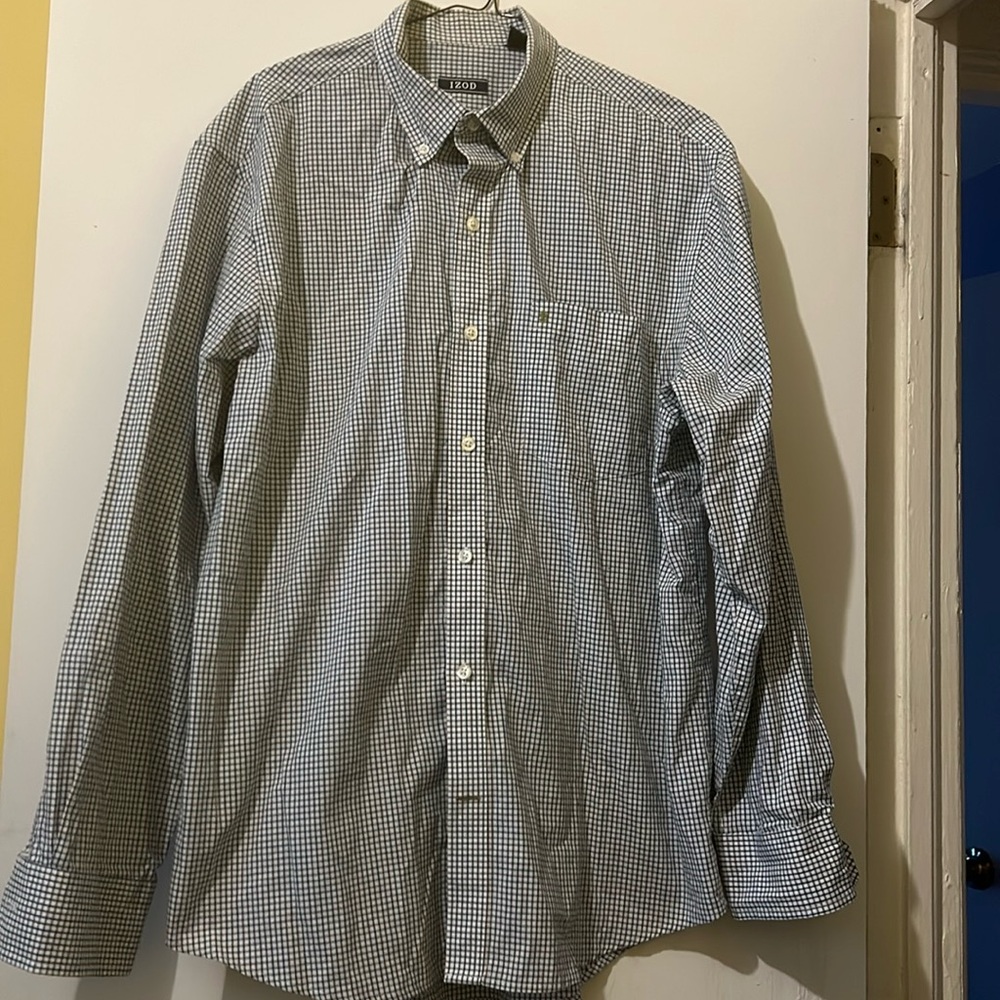 REDUCED!!!Men’s IZOD casual shirt
